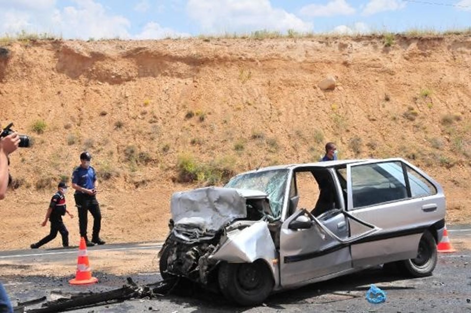 Nevşehir'de iki otomobil çarpıştı: 3 ölü, 3 yaralı - 2