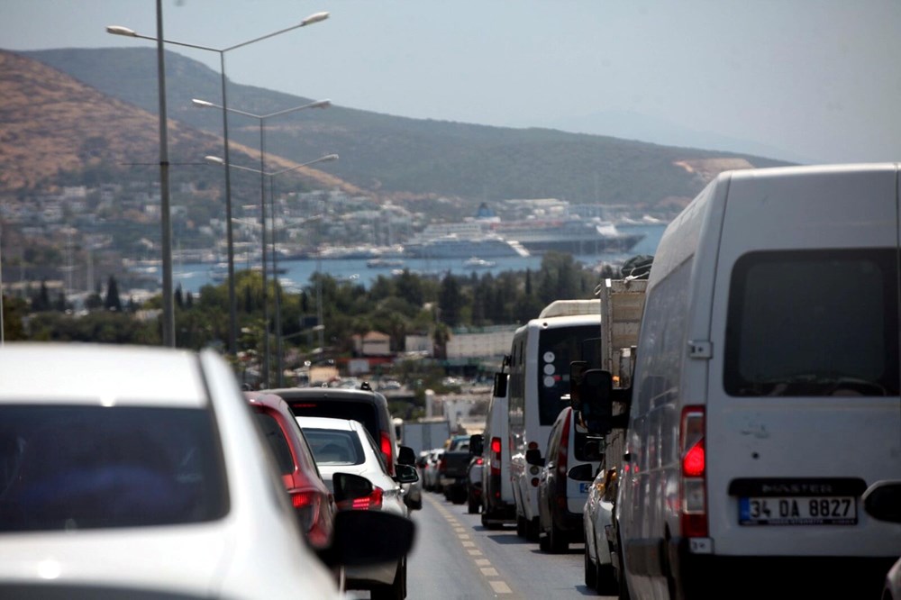 Bodrum'da tatil dönüşü yoğunluğu: Kilometrelerce araç kuyruğu oluştu - 6