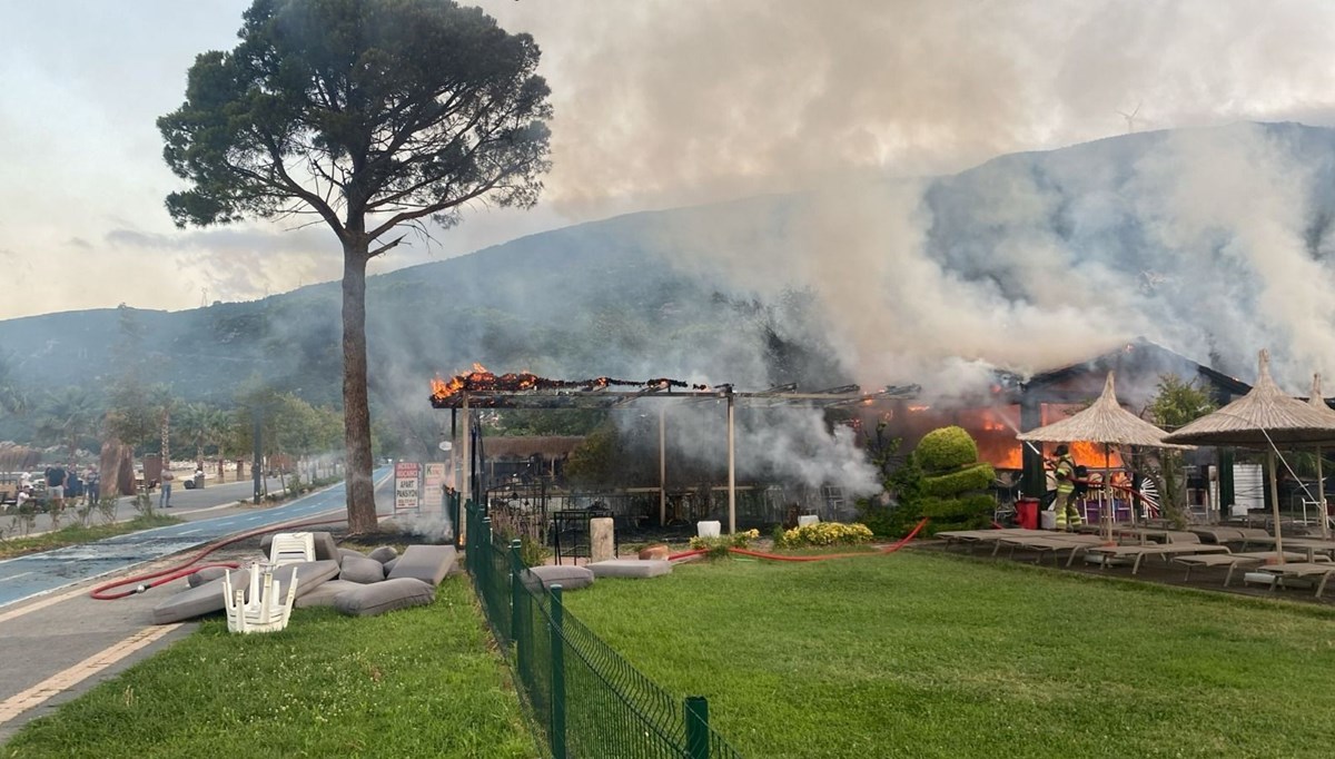 Balıkesir'de otelde yangın paniği