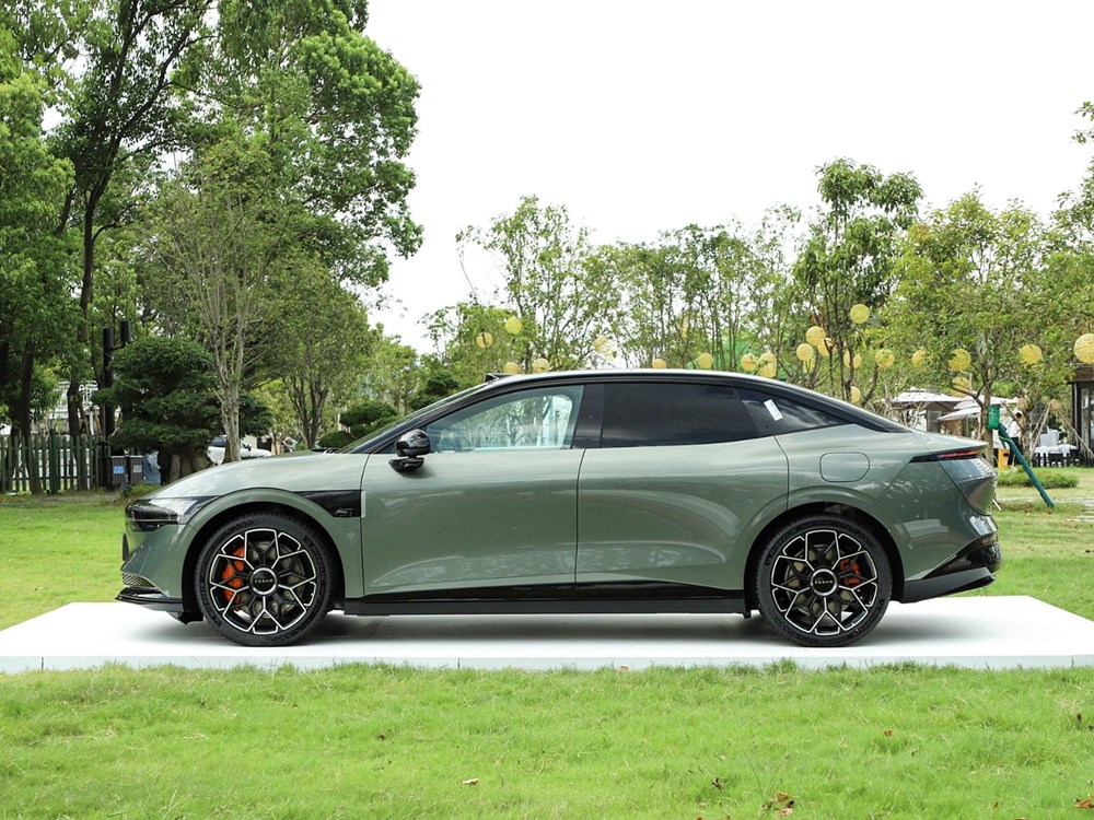 10 dakikada yüzde 80'e ulaşıyor: "Dünyanın en hızlı şarj olan otomobili" - 1