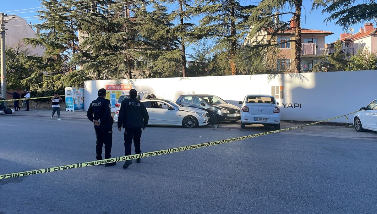 Önce bıçaklandı sonra kaza yaptı: Cinayette gözaltı sayısı 9'a yükseldi Önce bıçaklandı sonra kaza yaptı: Cinayette gözaltı sayısı 9'a yükseldi