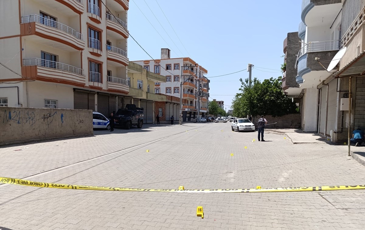 Emniyet güçleri olay yerinde inceleme yaptı