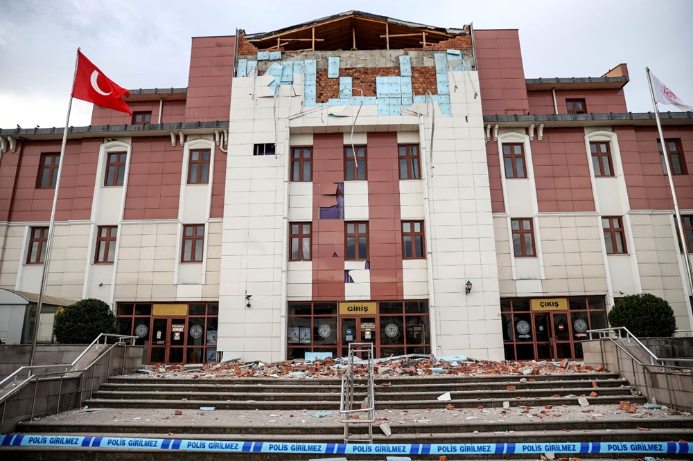 Düzce'deki 5,9'luk deprem adliye binasına hasar verdi - 2