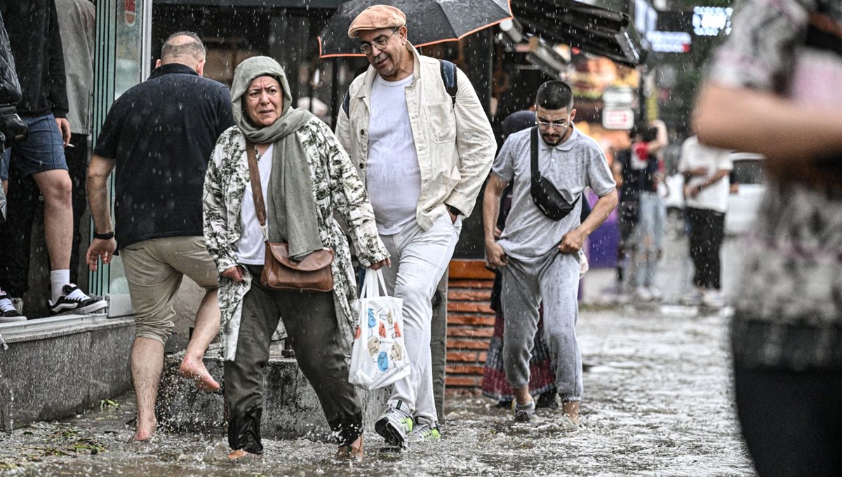 5 il için sarı kodlu uyarı: Çok kuvvetli sağanak 02.00’de başlayacak, akşam 20.00’ye kadar sürecek 5 il için sarı kodlu uyarı: Çok kuvvetli sağanak 02.00’de başlayacak, akşam 20.00’ye kadar sürecek