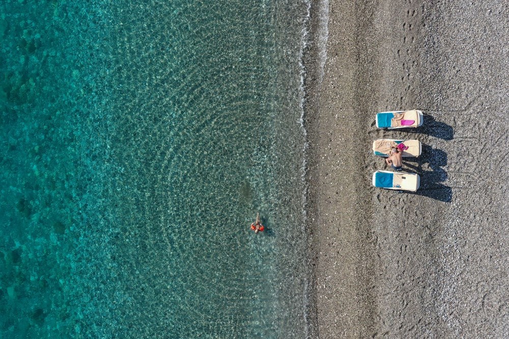 Antalya'da sahiller turistlere kaldı - 11
