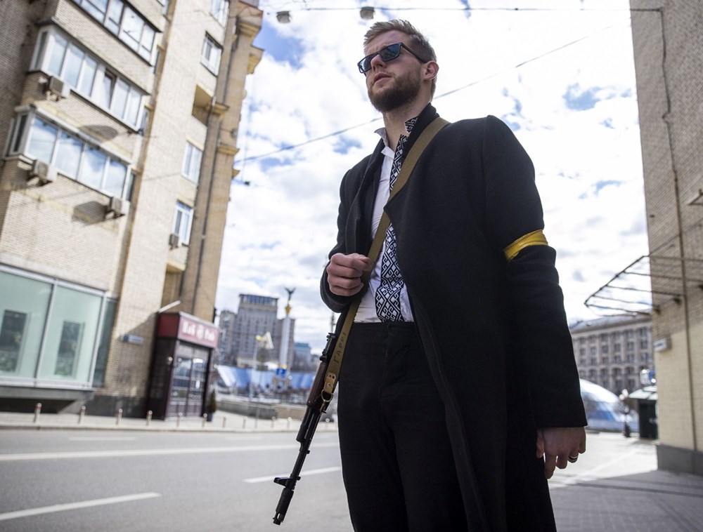 Ukrayna'nın en genç milletvekili, silahlanıp Kiev sokaklarına çıktı - 3