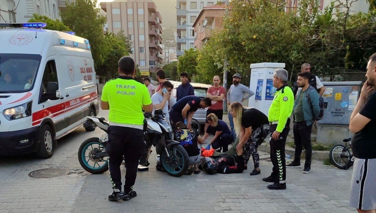 Milas’ta motosiklet yayaya çarptı: 2 yaralı Milas’ta motosiklet yayaya çarptı: 2 yaralı