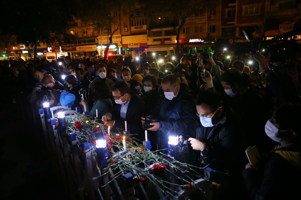 İzmir'deki depremde hayatını kaybedenler anıldı - 10