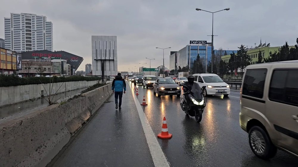 İstanbul’da çakar ve emniyet şeridi denetimi | İçinde hasta bulunmayan ambulansa para cezası - 5