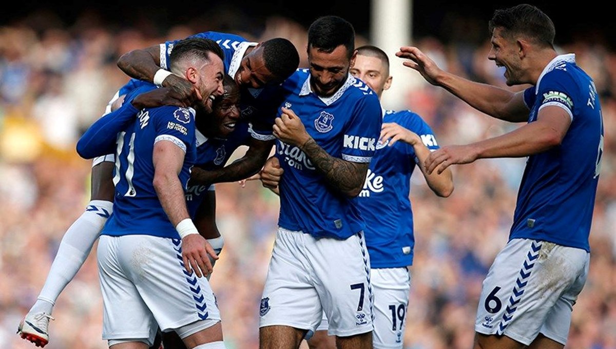 Everton'ın 10 puan silme cezası 6 puana düşürüldü Everton'ın 10 puan silme cezası 6 puana düşürüldü