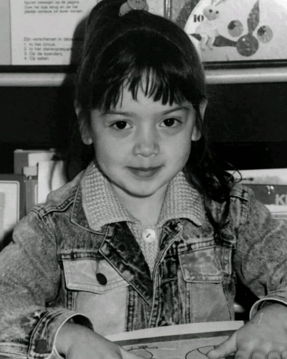 Su Burcu Yazgı Coşkun'dan nostaljik kare (Ünlülerin çocukluk ve gençlik halleri) - 483