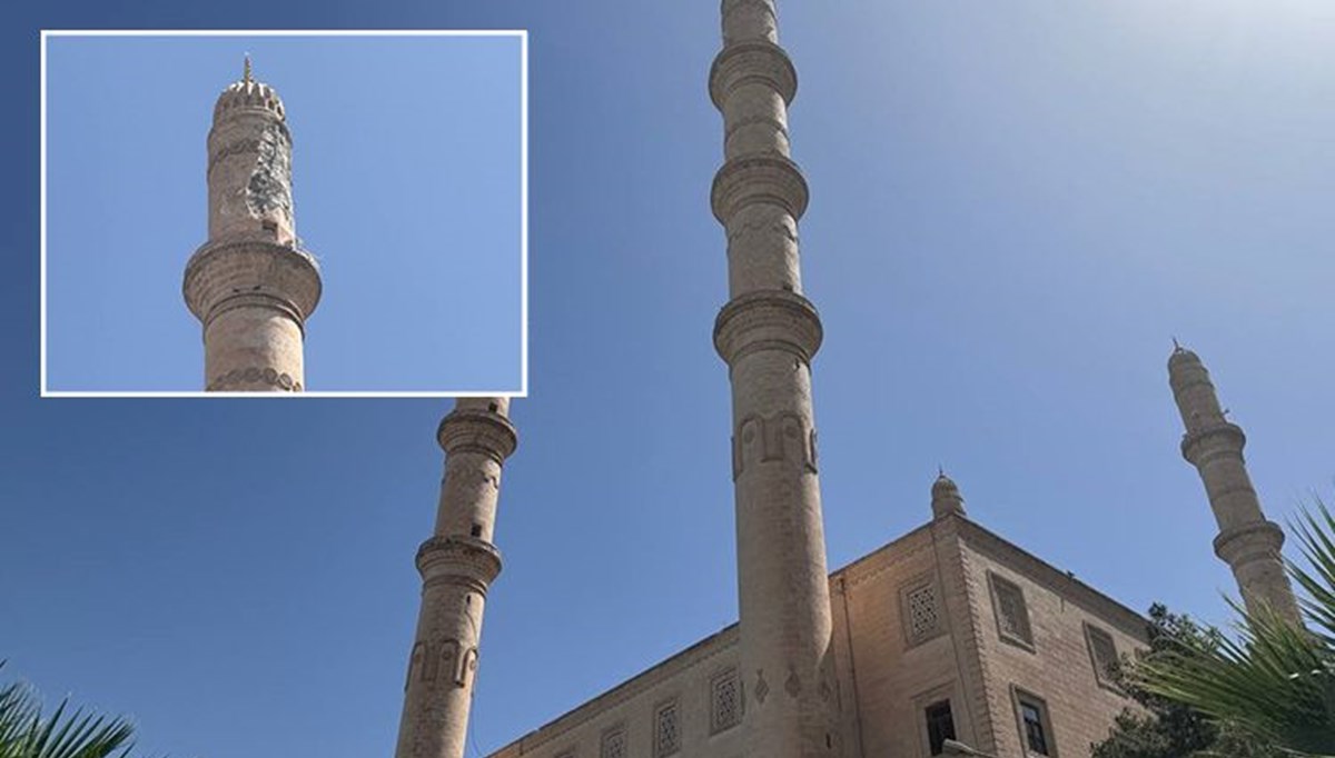 Minareye yıldırım düştü! Beton parçaları yere düştü Minareye yıldırım düştü! Beton parçaları yere düştü