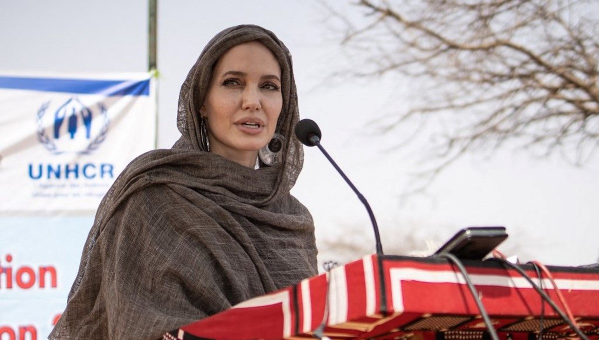 Angelina Jolie'den Afgan kadınlar için çağrı: Çiçeği kesebilirsin, ama baharın gelişini durduramazsın