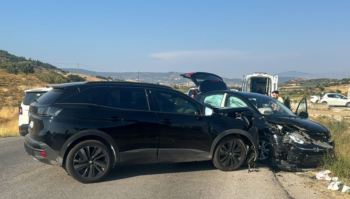 İzmir'de iki ayrı trafik kazası: 8 yaralı