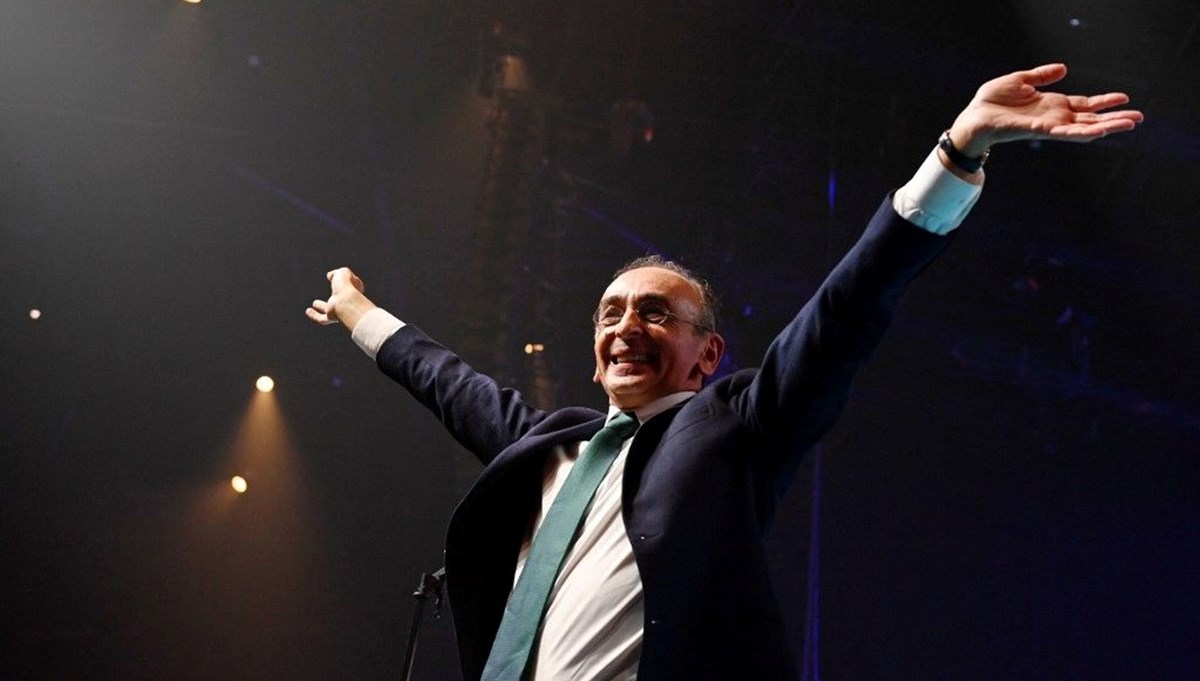 Fransız ırkçı siyasetçi Zemmour protestosu: Göstericiler otele saldırdı Fransız ırkçı siyasetçi Zemmour protestosu: Göstericiler otele saldırdı