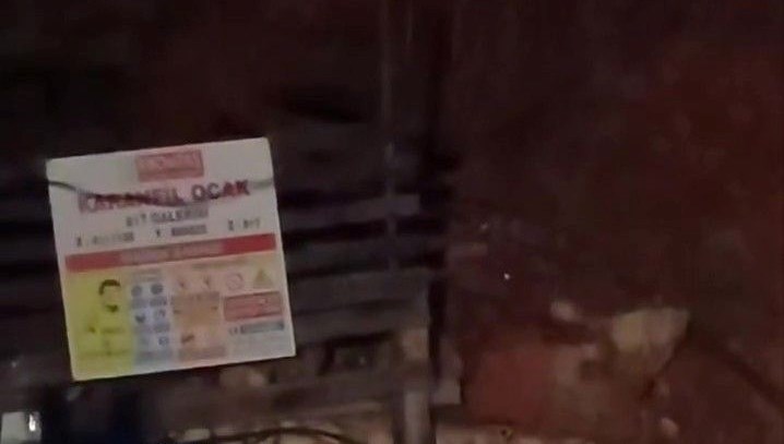 Göçük altında kalan işçiler 22 saattir kurtarılmayı bekliyor