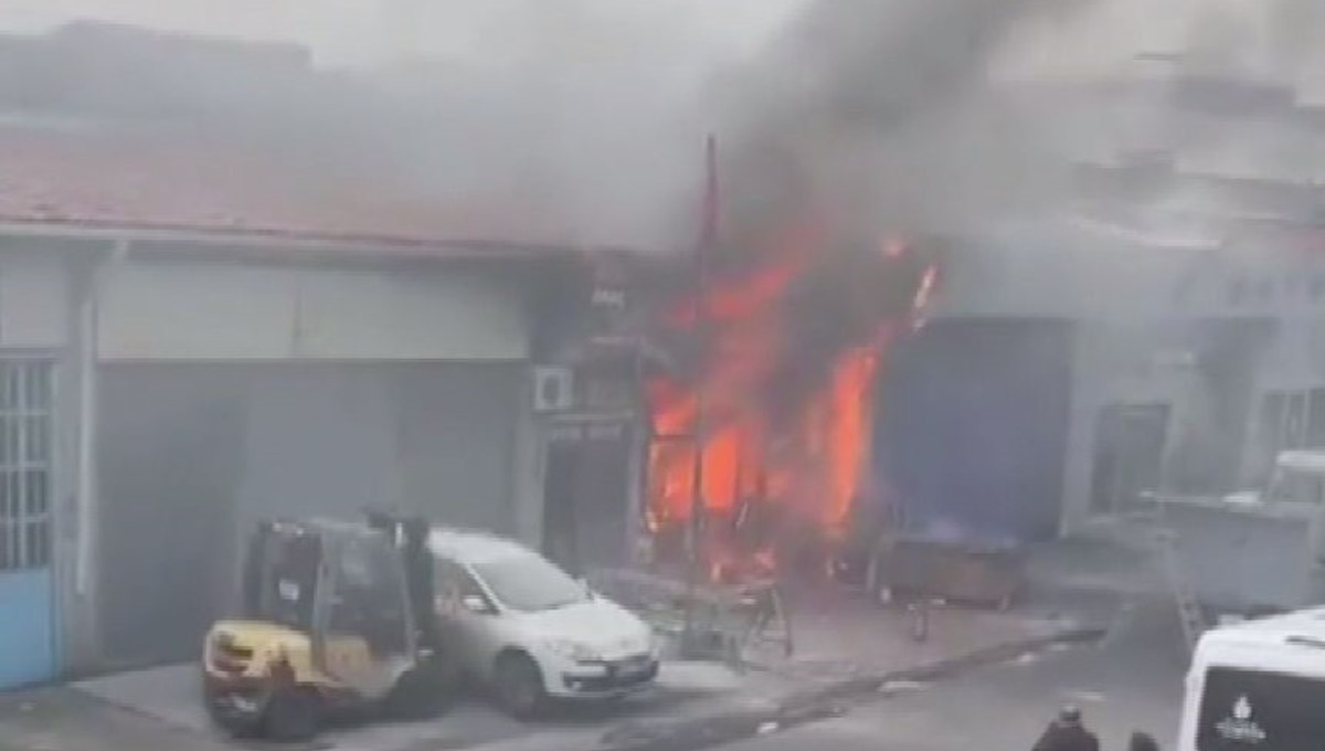 İstanbul'da sanayi sitesinde yangın İstanbul'da sanayi sitesinde yangın