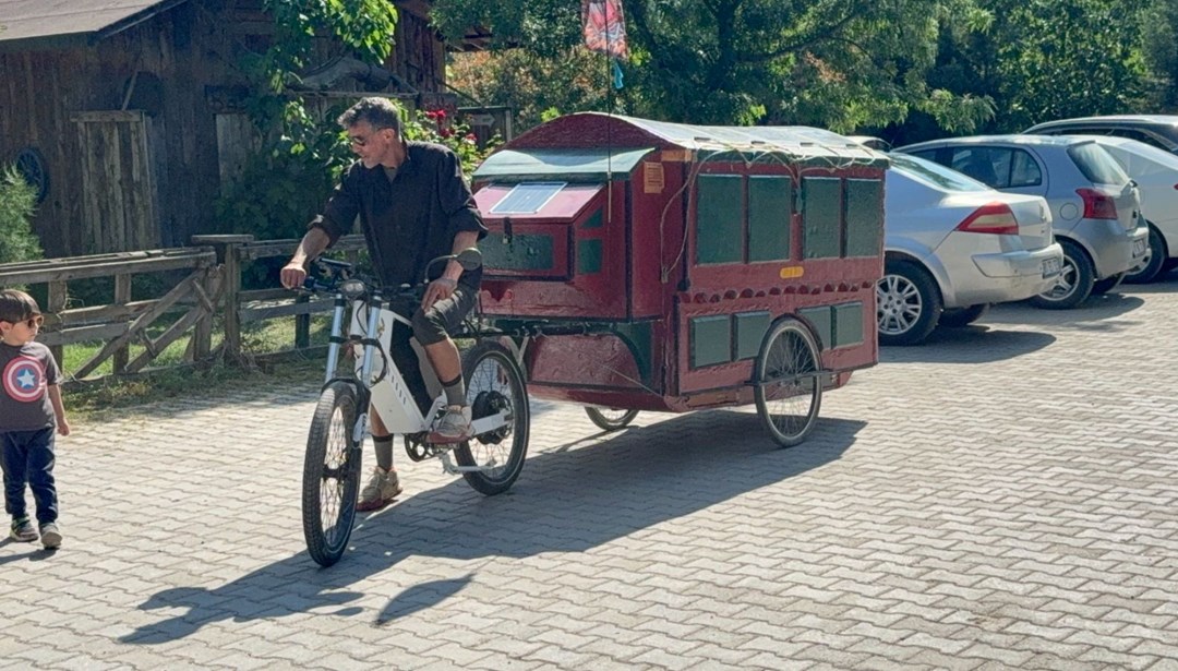 Kendi yaptığı karavan ile dünya turuna çıktı: Yunanistanlı gezgin şimdi Düzce'de