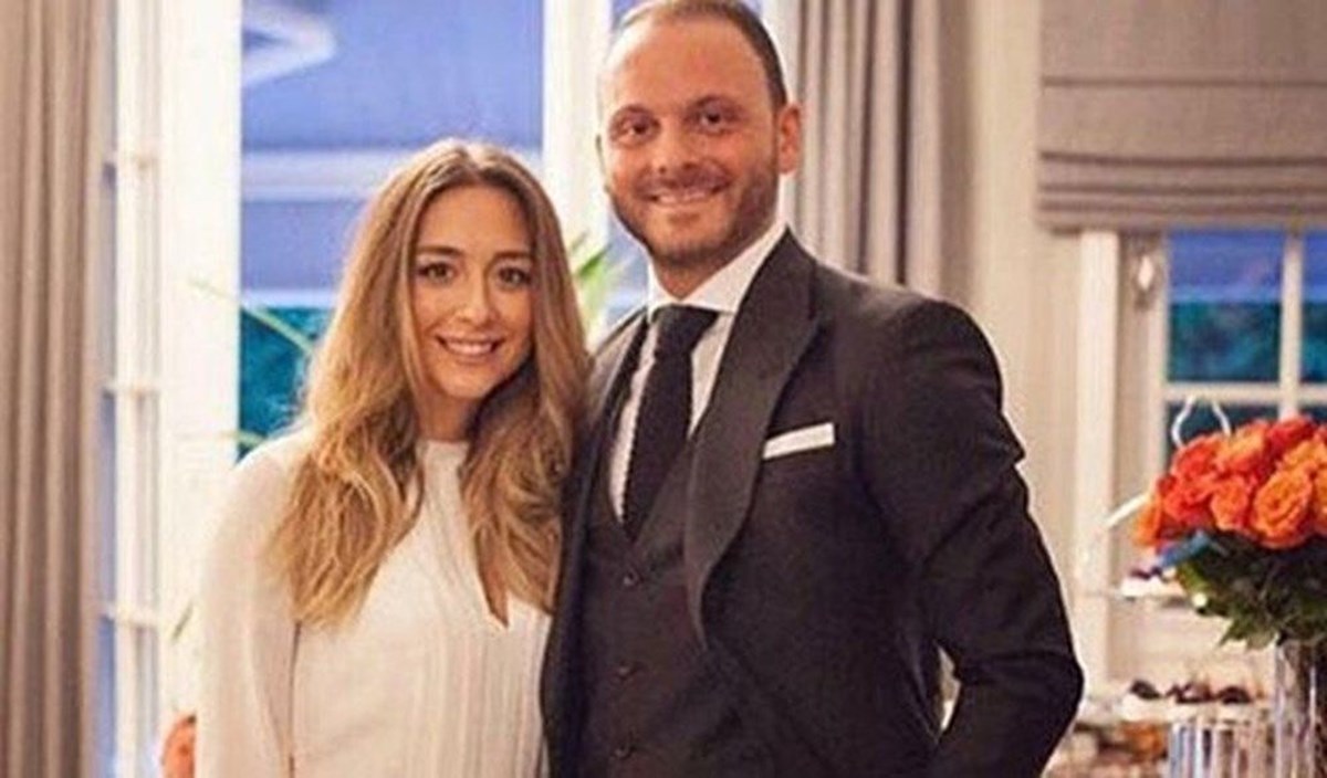 Mina Başaran'ın eski nişanlısı Murat Gezer ile Nazlı Çarmıklı evleniyor