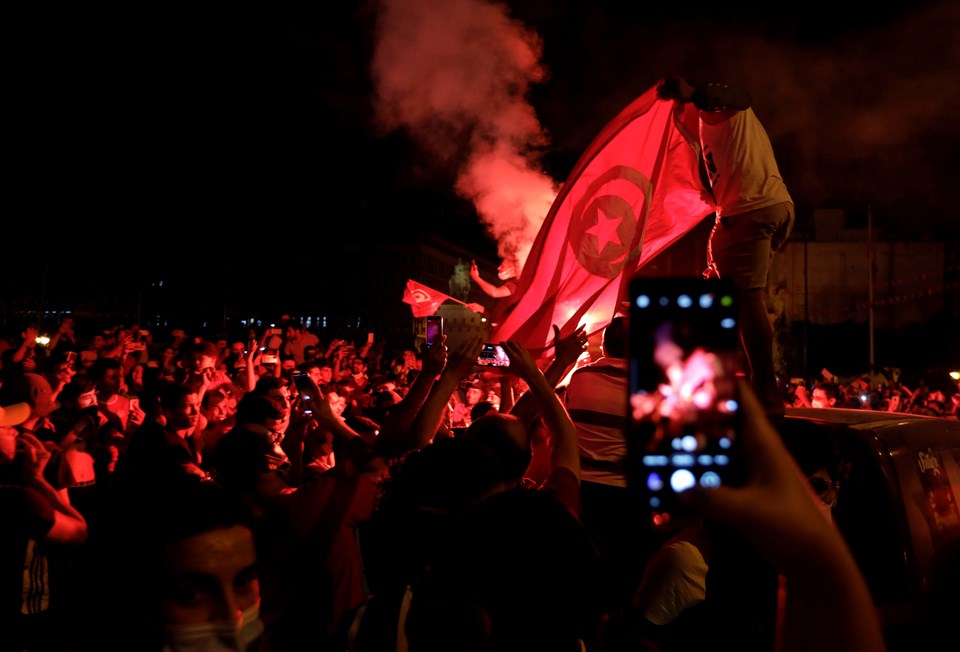 Tunus'ta siyasi kriz: Başbakan görevden alındı, meclisin yetkileri donduruldu - 3