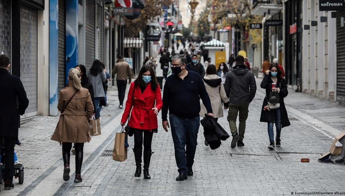 Yunanistan'da Covid-19 tedbirleri gevşetiliyor