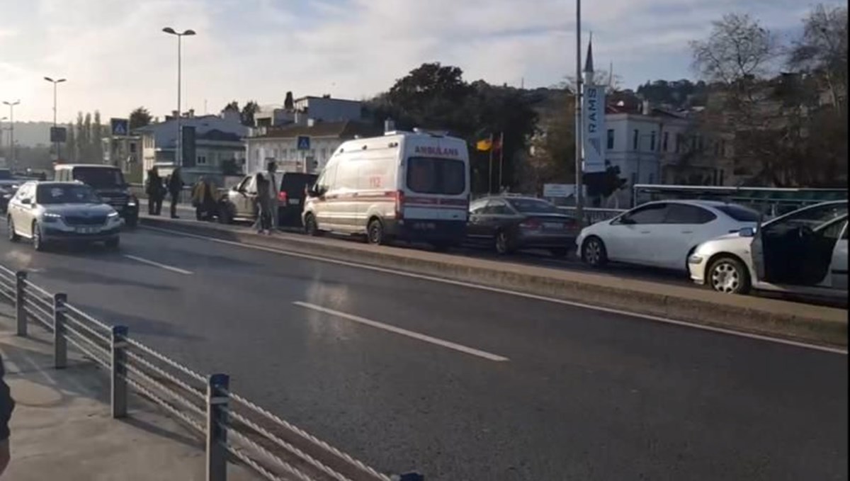 İki sürücü kavga etti ambulans bekledi İki sürücü kavga etti ambulans bekledi