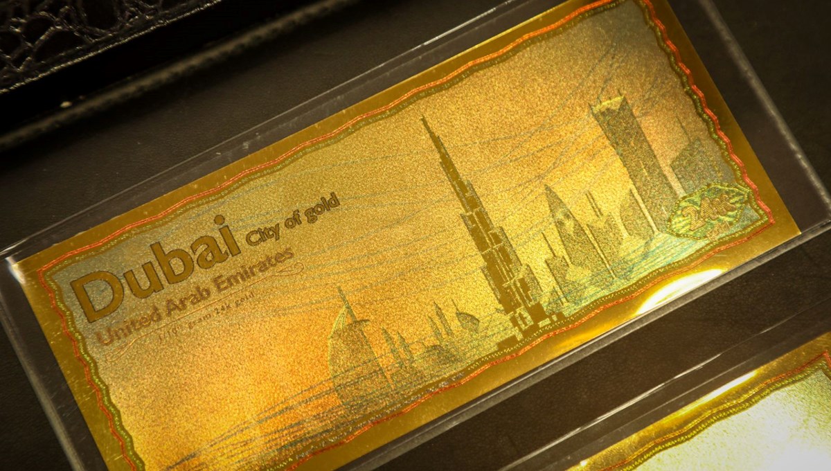 Dubai'de 24 ayar altından banknot basıldı Dubai'de 24 ayar altından banknot basıldı