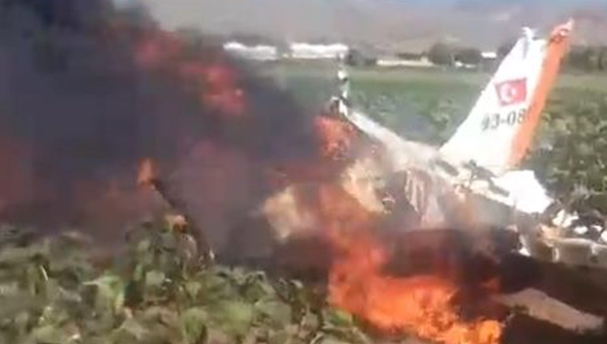 Şehit pilotların kazasını iki savcı araştıracak: Kaza kırım raporu bekliyor Şehit pilotların kazasını iki savcı araştıracak: Kaza kırım raporu bekliyor