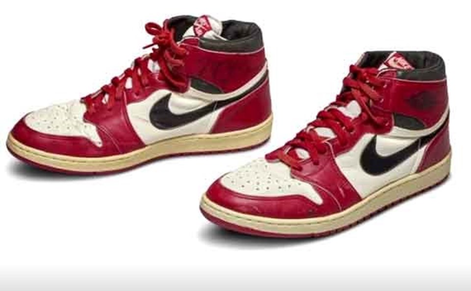 Michael Jordan'ın 35 yıllık ayakkabısına 3.8 milyon lira - 1