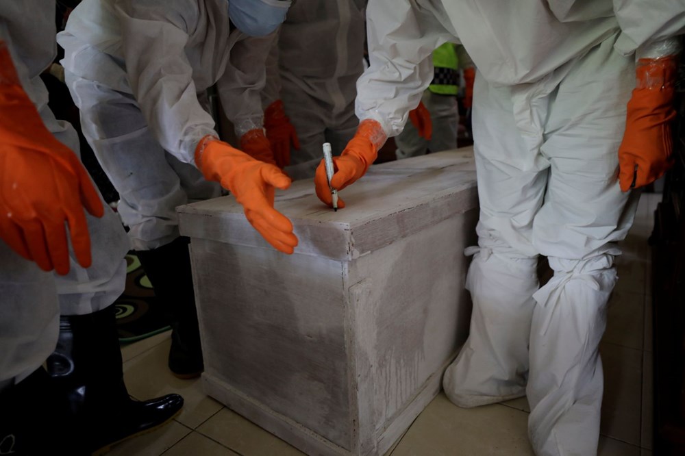 Covid-19 salgınının merkezi Endonezya'ya kaydı: Yeni vakaların sayısı Brezilya ve Hindistan'ı geçti - 6