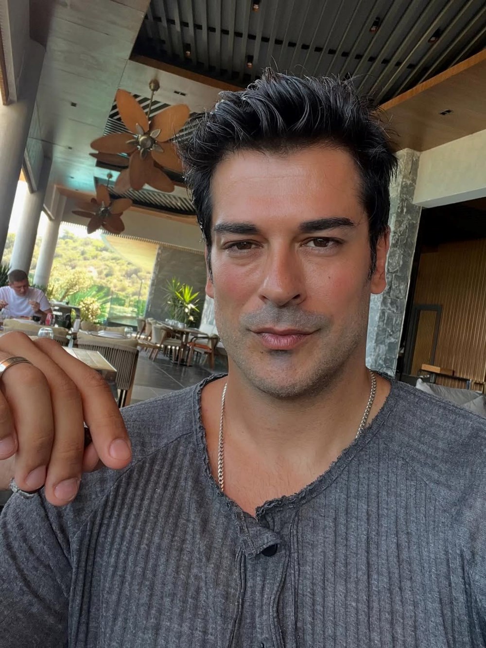 Burak Özçivit'ten yeni imaj: Tatil başlar (Ünlülerin değişimi) - 3