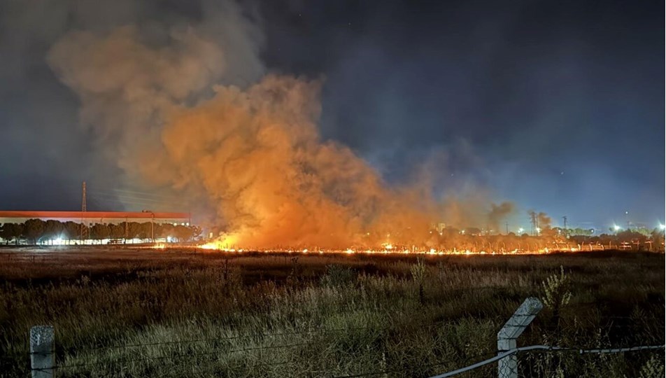 İzmir'de gece yarısı yangın paniği