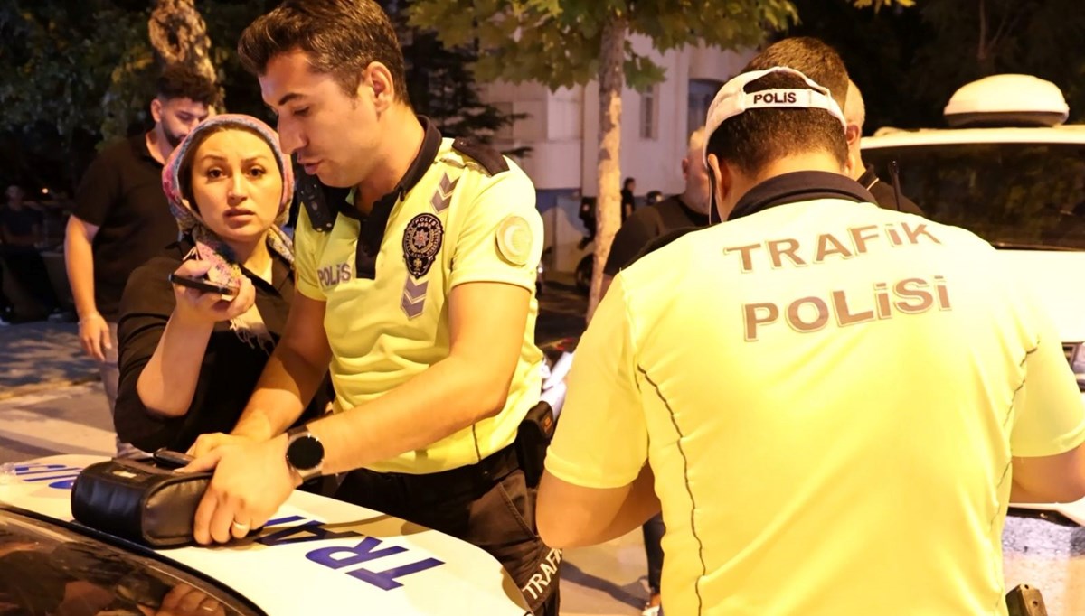 Ehliyetsiz sürücünün yakınından polise ilginç teklif: Ehliyetsiz sürücünün yakınından polise ilginç teklif:
