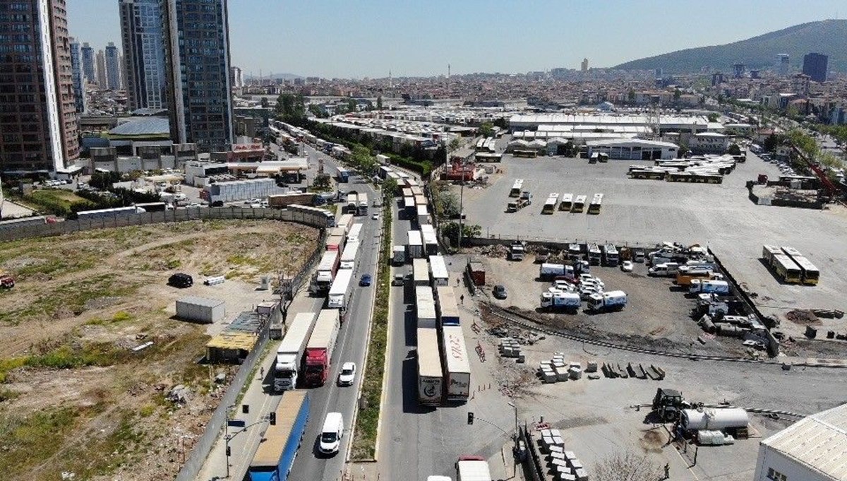 İstanbul’da gümrükte yoğunluk: TIR’lar uzun kuyruk oluşturdu