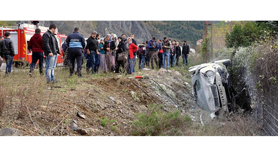 Başkanın ehliyetsiz oğlu kaza yaptı
