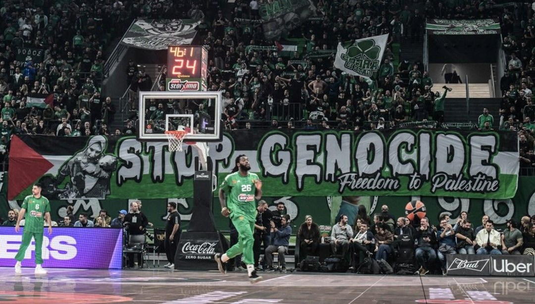 Panathinaikos-Maccabi Tel Aviv karşılaşmasında Filistin'e destek pankartı