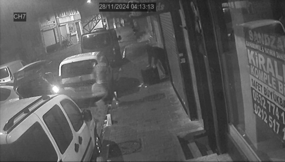 Fatih'te kargo firmasına hırsızlık: 110 bin dolar çalındı