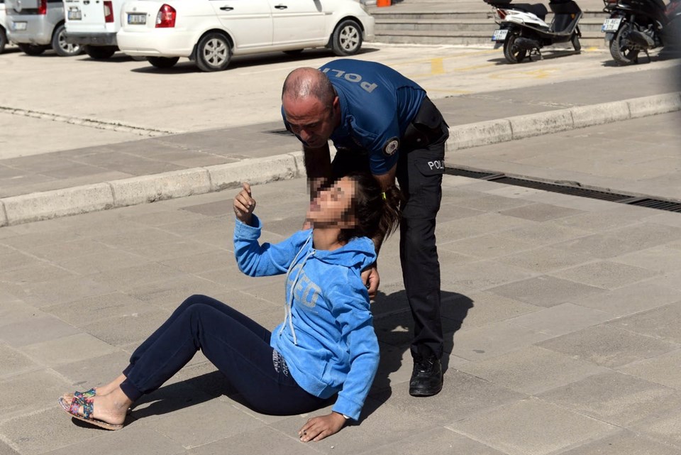 Satırla saldıran erkek arkadaşının tutuksuz yargılanmasını istedi - 2