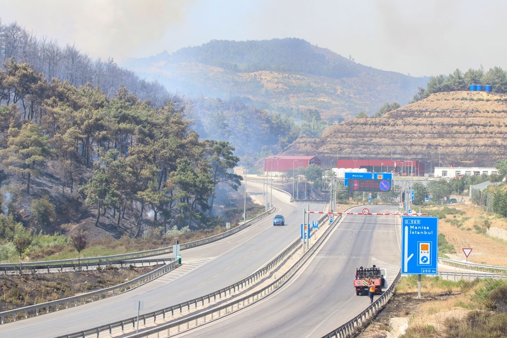 İzmir, Manisa, Balıkesir ve Kahramanmaraş’ta
orman yangını: İzmir yolu trafiğe kapatıldı - 5