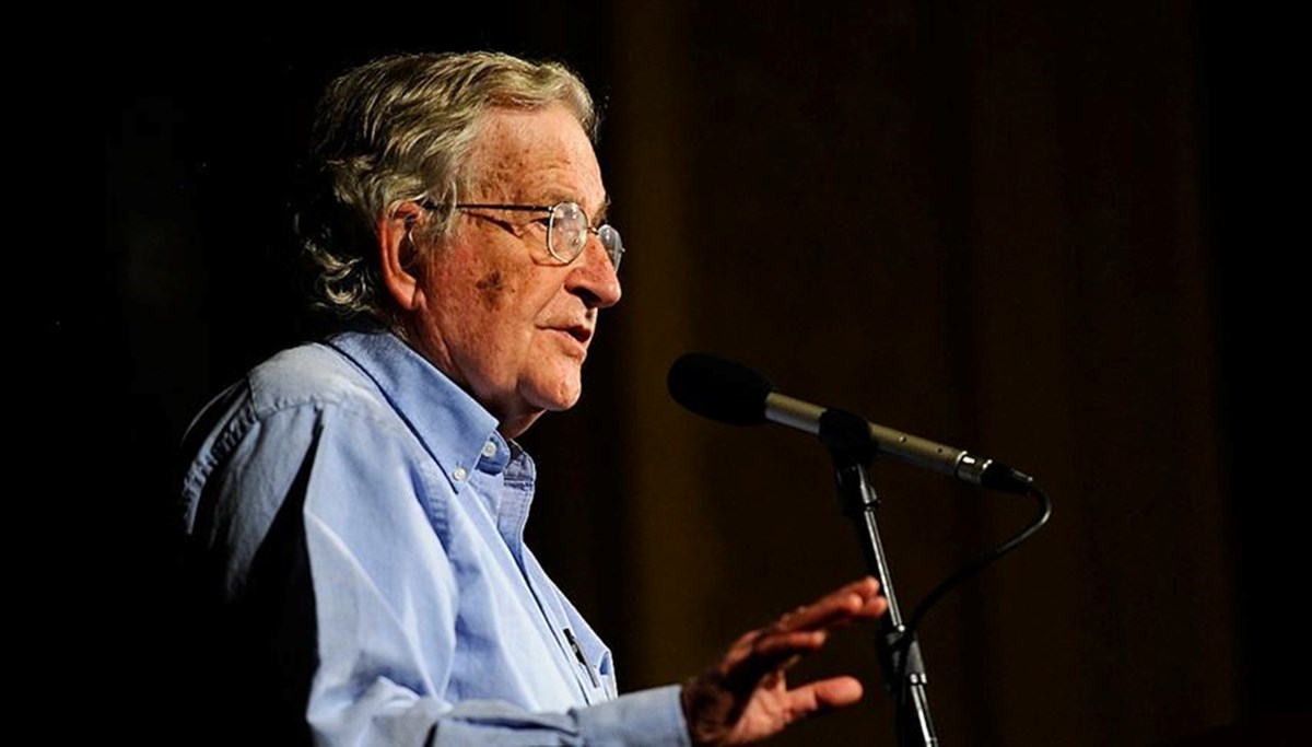 Chomsky hastaneden taburcu edildi Chomsky hastaneden taburcu edildi
