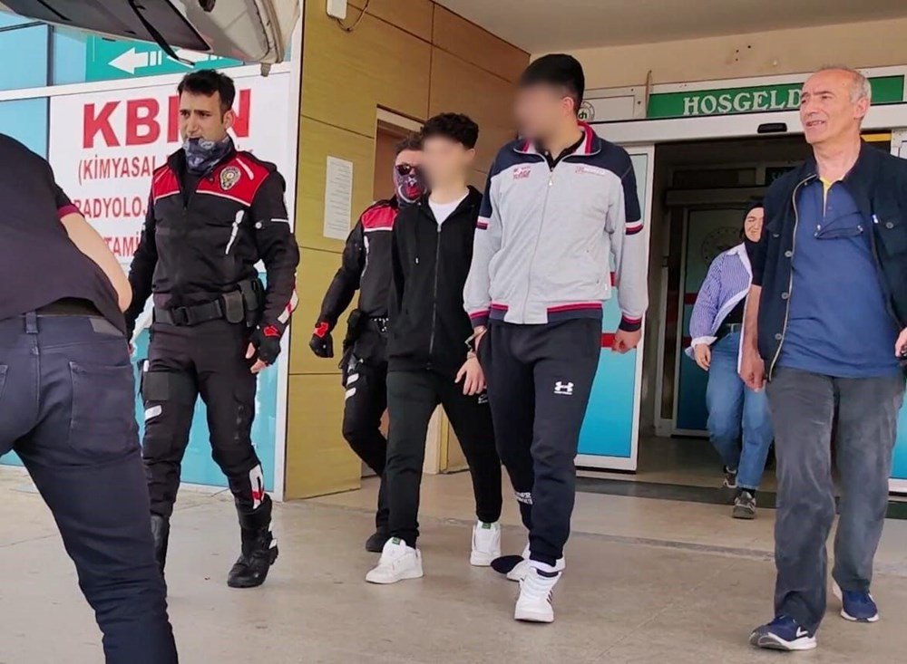 Sosyal medyadaki kavga sokağa taştı, 14 yaşındaki çocuğun
kalbi durdu - 4