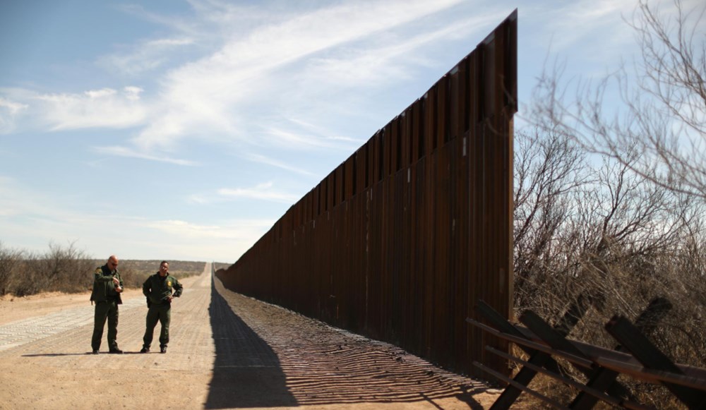 Donald Trump'ın sınırda inşa ettiği milyarlarca dolarlık duvar, muson yağmurları nedeniyle parçalandı - 7