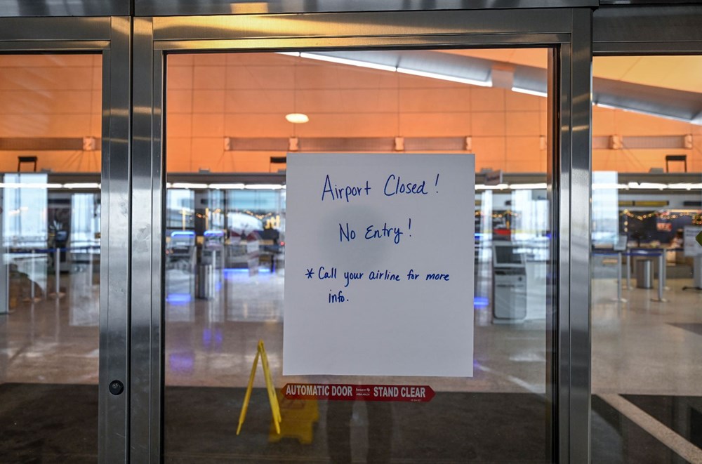 ABD'de hayat durdu: Kar fırtınası hava ve kara trafiğini felç etti - 16