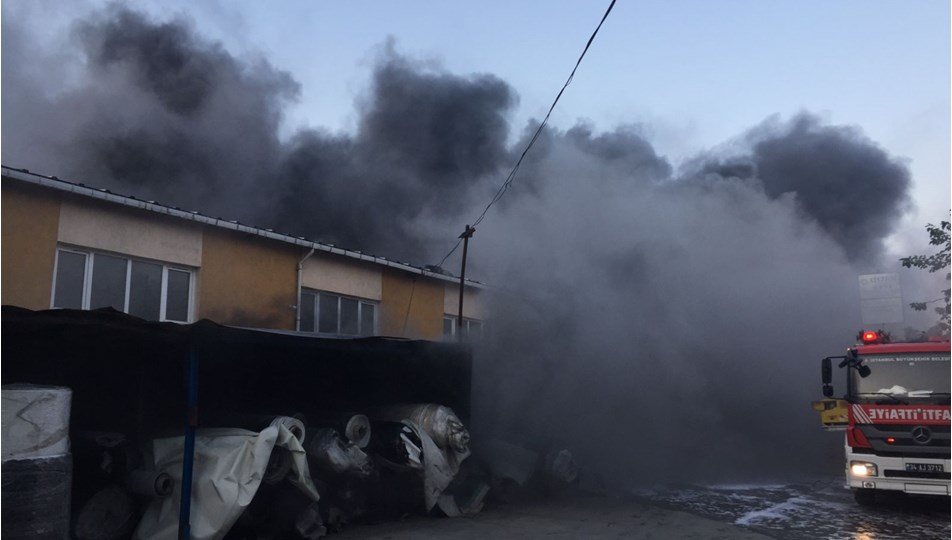 Başakşehir'de fabrika yangını
