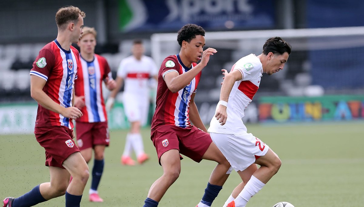Türkiye 19 Yaş Altı Milli Futbol Takımı, Dünya Kupası'nı kaçırdı Türkiye 19 Yaş Altı Milli Futbol Takımı, Dünya Kupası'nı kaçırdı