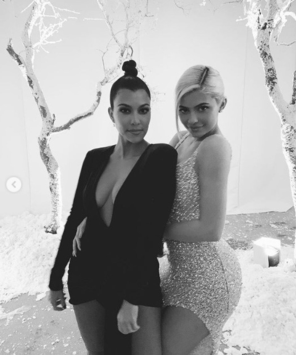 Kourtney Kardashian ve Kylie Jenner'ın barışma fotoğrafı - 1