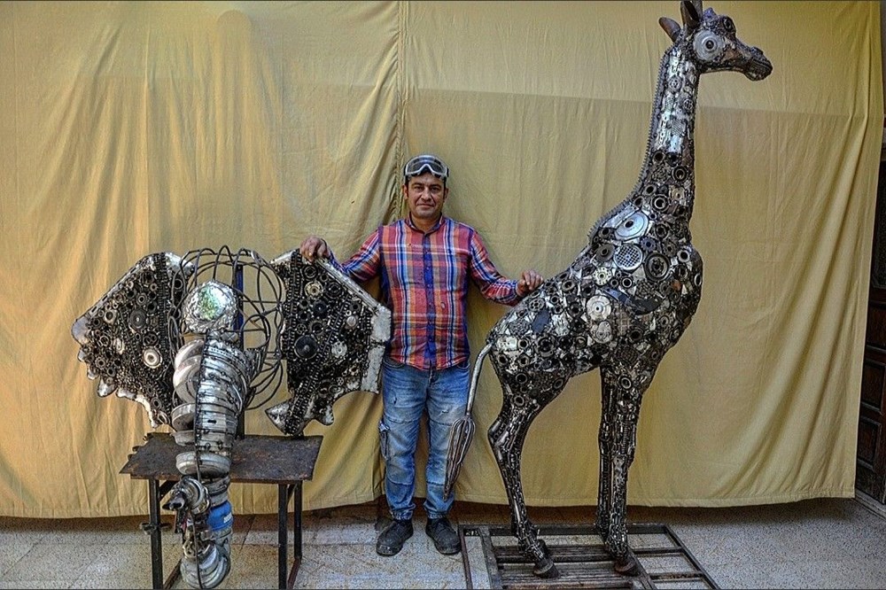 Mervan Altınorak atık hurdaları sanat eserine dönüştürüyor - 1