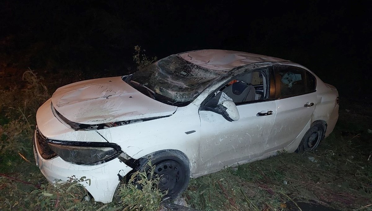 Otomobil tarlaya uçtu:1 yaralı Otomobil tarlaya uçtu:1 yaralı