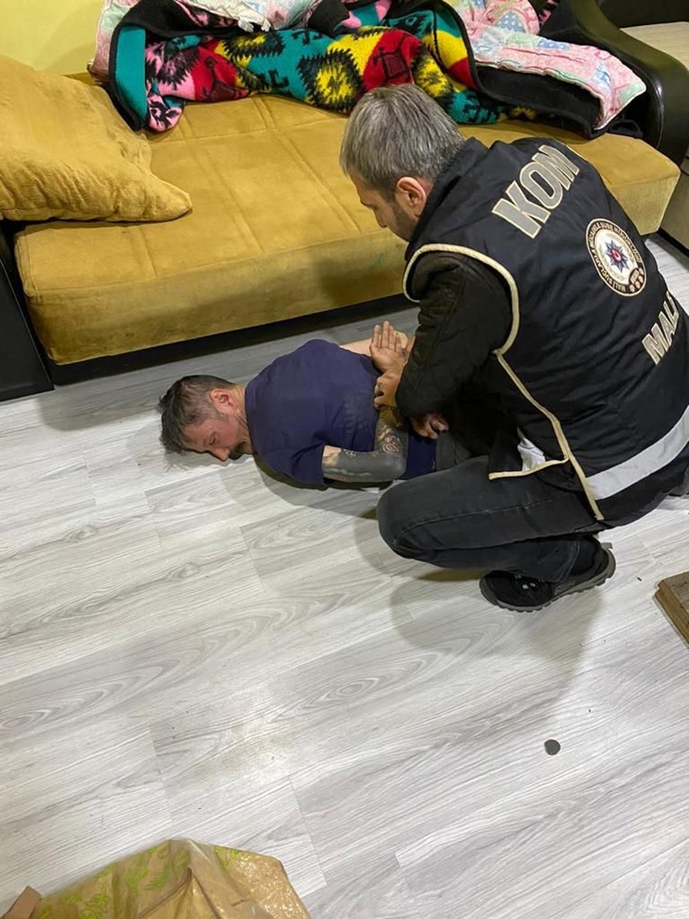 'Ali Babanın Çiftliği'ne sahte para baskını: 11 gözaltı - 1