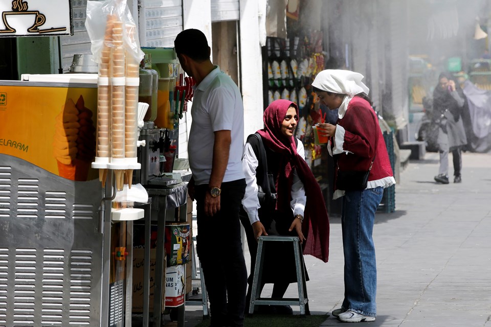 Tahran'da hayat normale dönüyor - 1